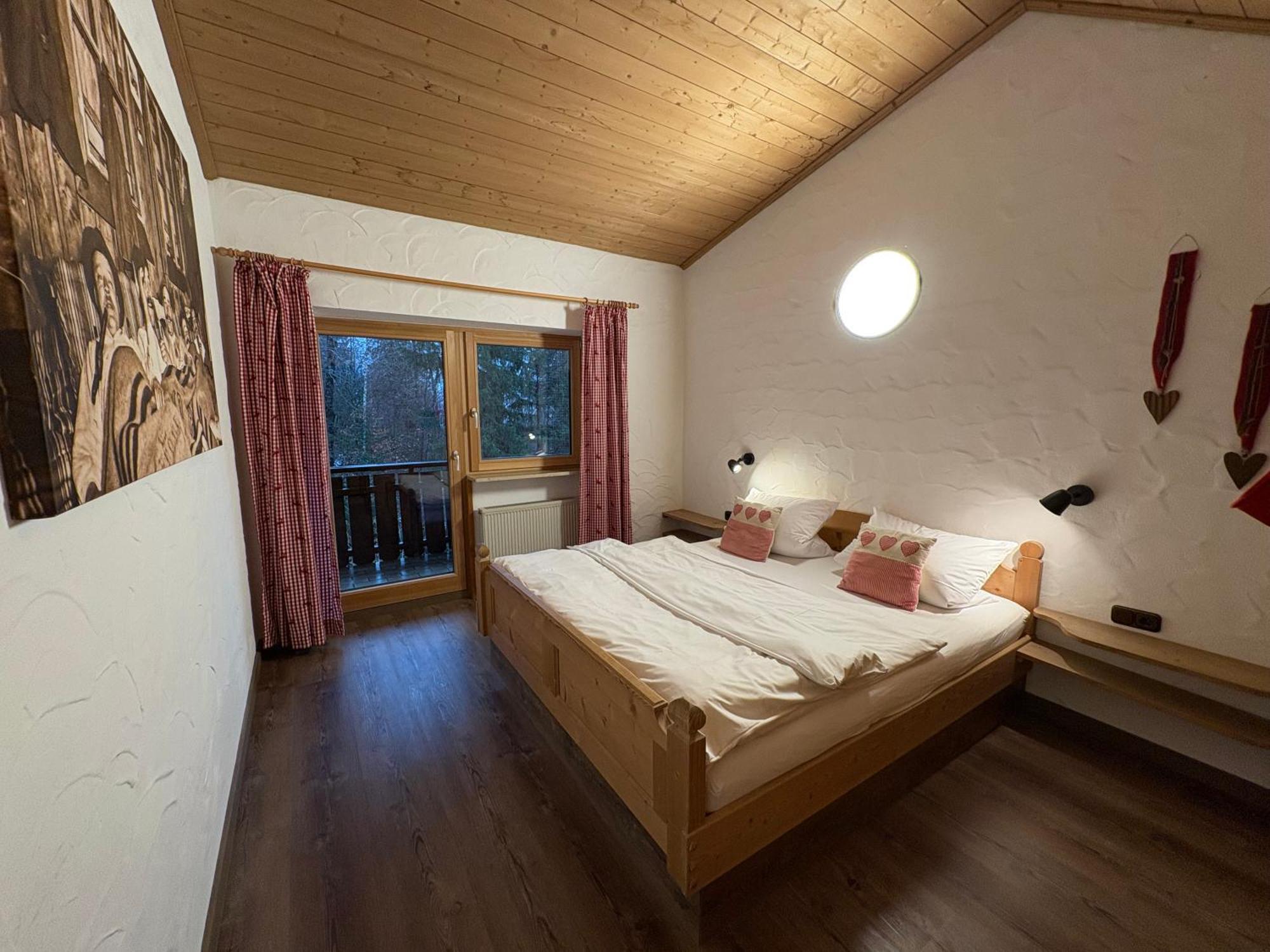 Dreimaederlhaus Am Berg Apartment Pfronten Exterior photo